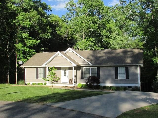1st image of 670 Hickory Ln