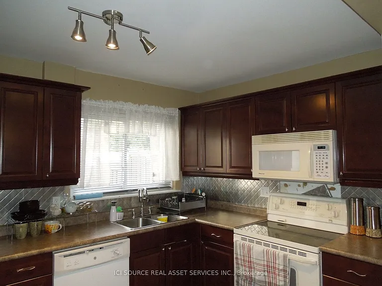 129 Ormond Dr — Photo 15