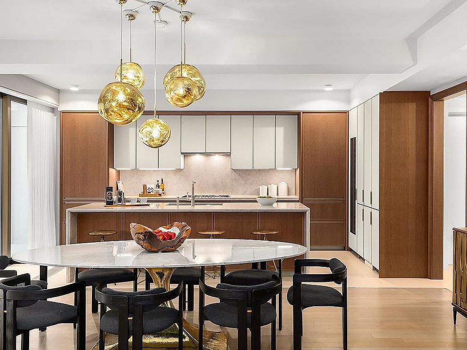 1st image of 117 W 21st St #Townhouse