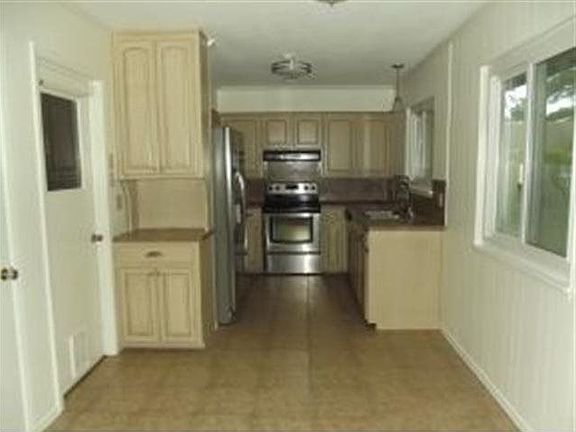 4th image of 1807 Greenbriar Ave
