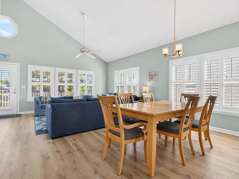 4 Oleander Ln — Photo 2