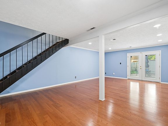 5th image of 7447 Country Brook Dr