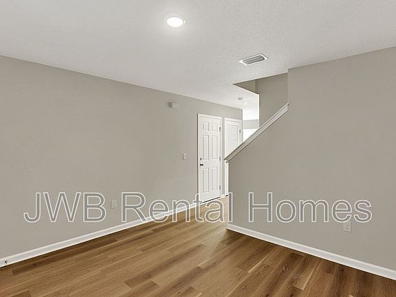 4th image of 1760 Rutledge Ave