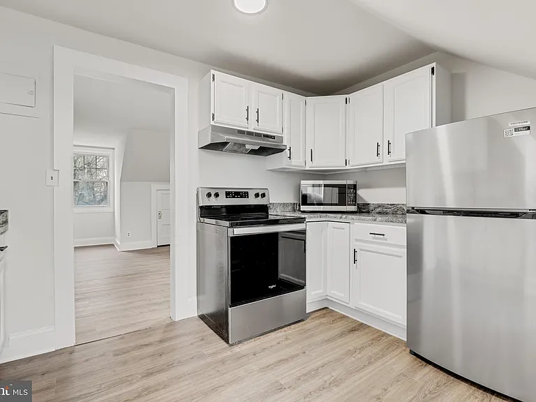 707 N Hickory Ave #3 — Photo 10