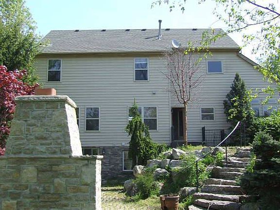 3rd image of 7855 Glenmore Dr