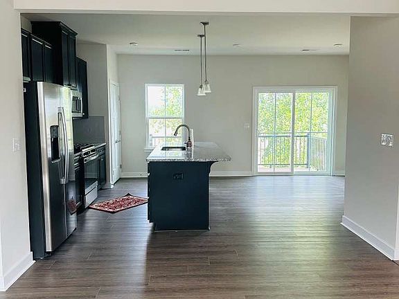 3rd image of 9904 Oaklawn Blvd NW