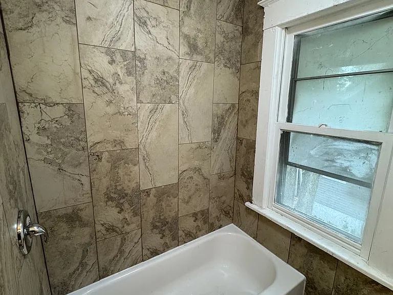 319 Albert Ave — Photo 5