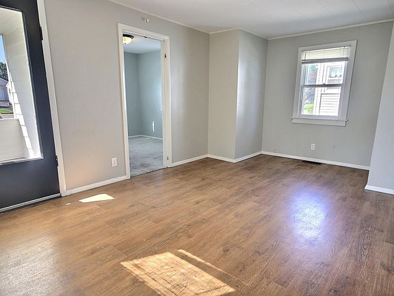 4th image of 2706 Waynedale Blvd
