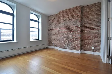 Rented by EXR Somerset LLC