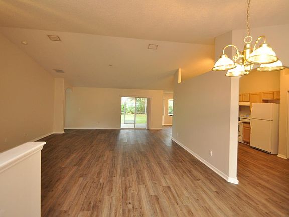 4th image of 178 Ryan Dr