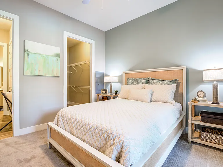 The Heyward Apartments — Photo 8