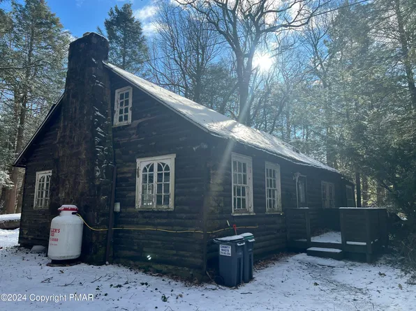 213 Hellers Ln, Long Pond, PA 18334