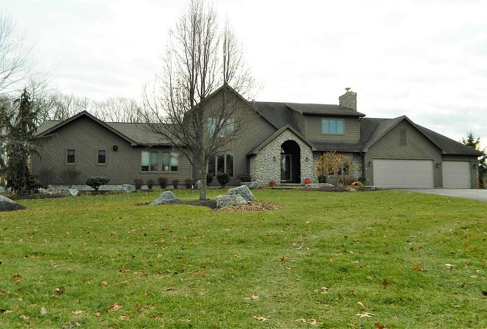 1st image of 24 Gravel Hill Ln