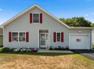 11 Trading Cove Cir #11, Norwich, CT 06360