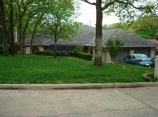 8200 Golden Oaks Rd, Oklahoma City, OK 73127