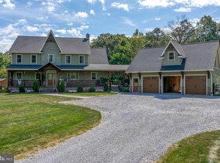 5382 Paes Rd, New Holland, PA 17557