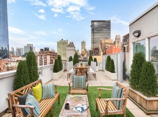 261 W 28th St #PHA, New York, NY 10001
