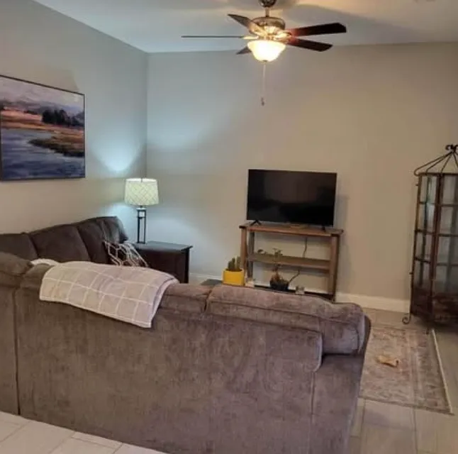 2 bed, 1100 sqft, $1,250 — Photo 3