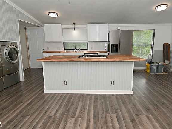 3rd image of 9826 Brann Rd