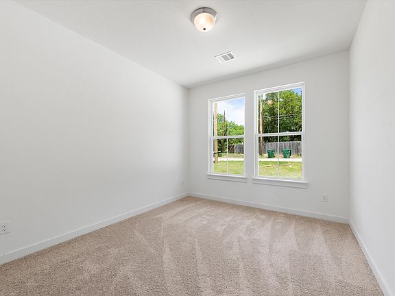 5th image of 1207 Chestnut Court Runa 2 Unit 2