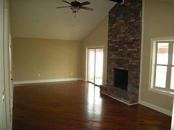 4th image of 3833 Lyndell Dr