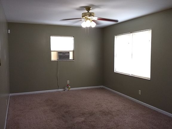 3rd image of 519 Holly Dr