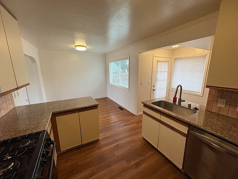 145 Anza Way — Photo 9