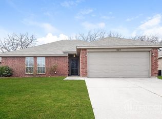 625 Sawyer Dr, Saginaw, TX 76179