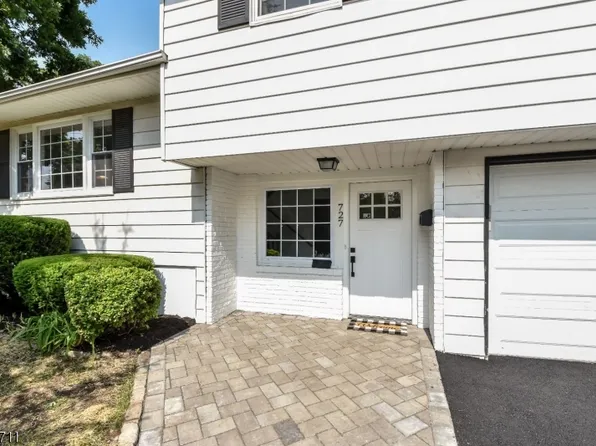 727 Pine St, Roselle Boro, NJ 07203