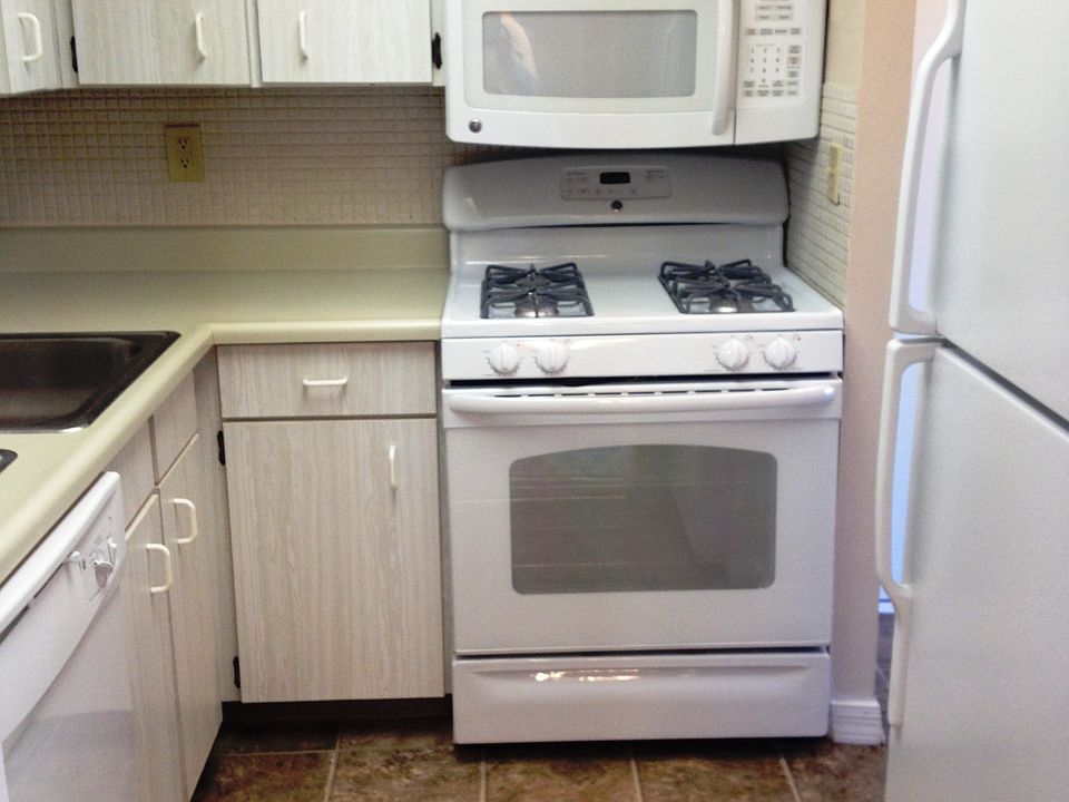 2nd image of 1260 Knollhaven Dr APT C