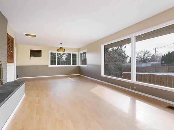 5th image of 3010 W Arlington St
