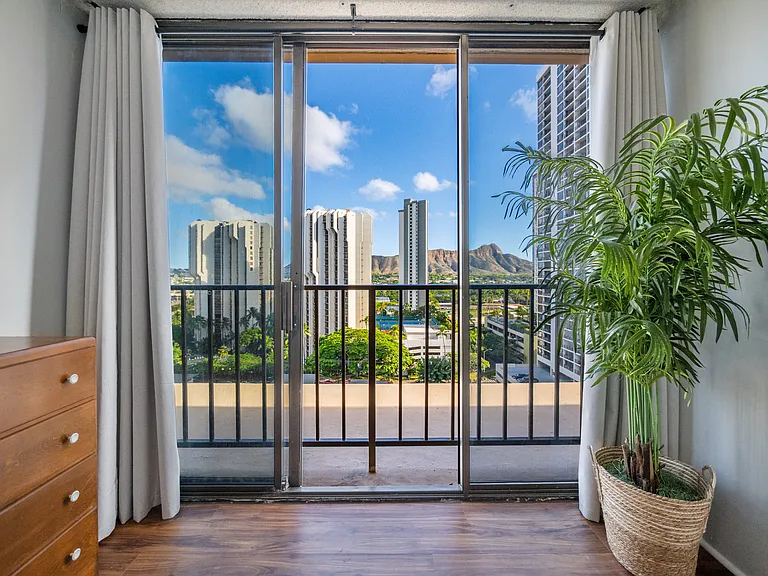 250 Ohua Ave #Penthouse I — Photo 8