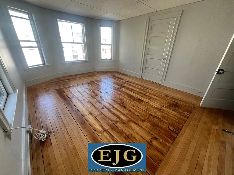 551 Montgomery St #2 — Photo 10