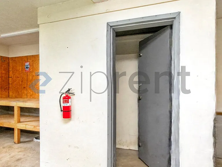 720 Rock Springs Rd — Photo 49