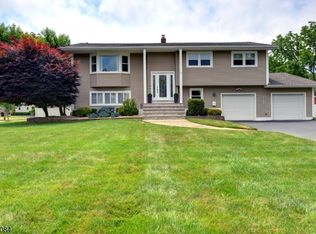 19 Reynolds Rd, Pequannock, NJ 07440