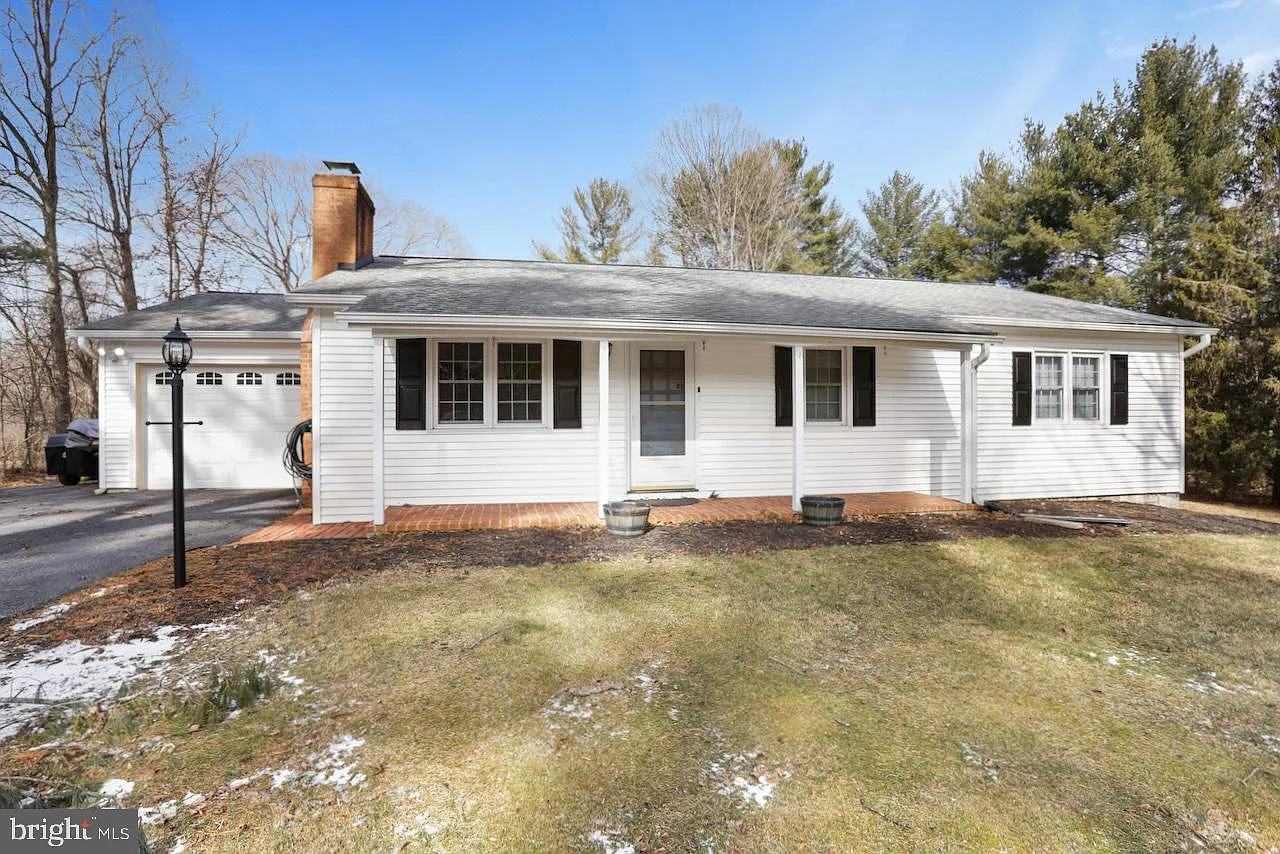 15439 Berlin Tpke photo 1