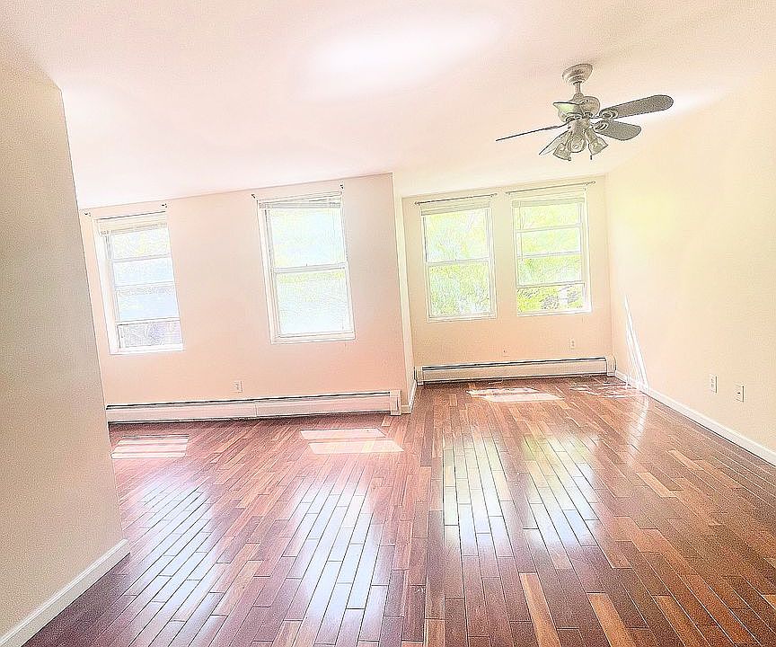 1st image of 171 Jefferson Ave #2