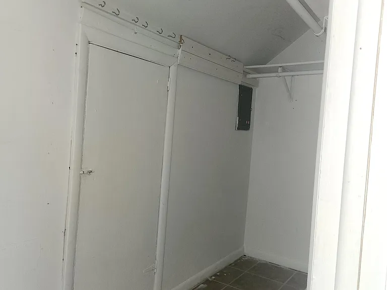 525 Maple Ave #2 — Photo 5