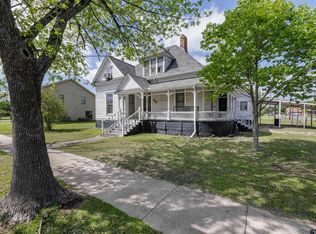 505 E Main St, Honey Grove, TX 75446