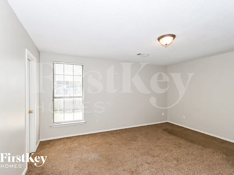 5765 Ashridge Pl — Photo 8
