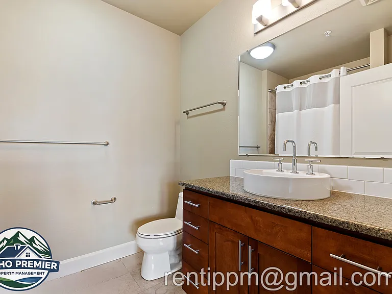 406 S 13th St #104 — Photo 15