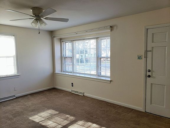 5th image of 7976 Willow Ave