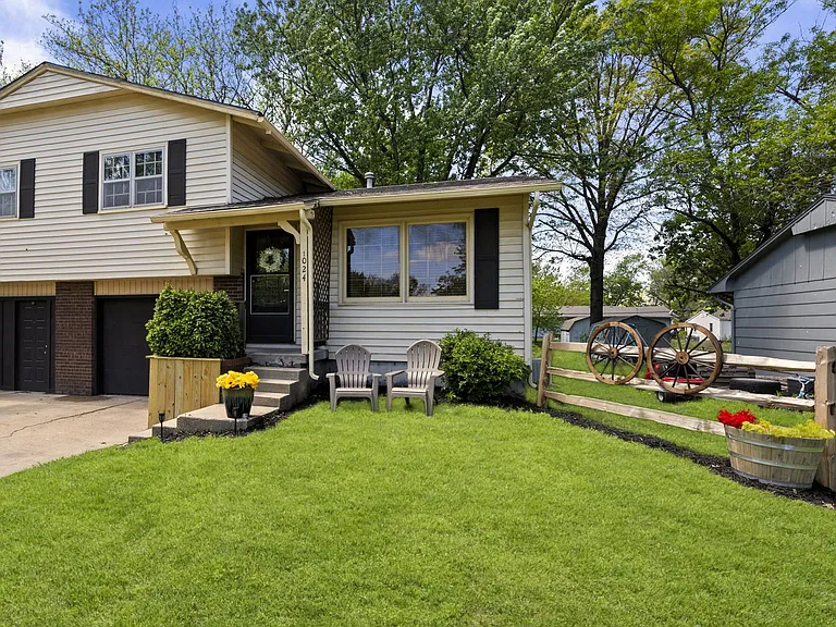 1024 S Ash St — Photo 35