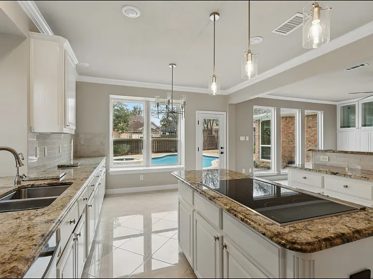 727 Ashleigh Ln — Photo 23