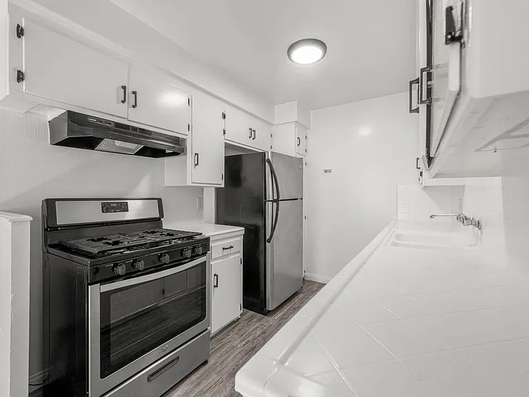 8419 S Western Ave #1A — Photo 1