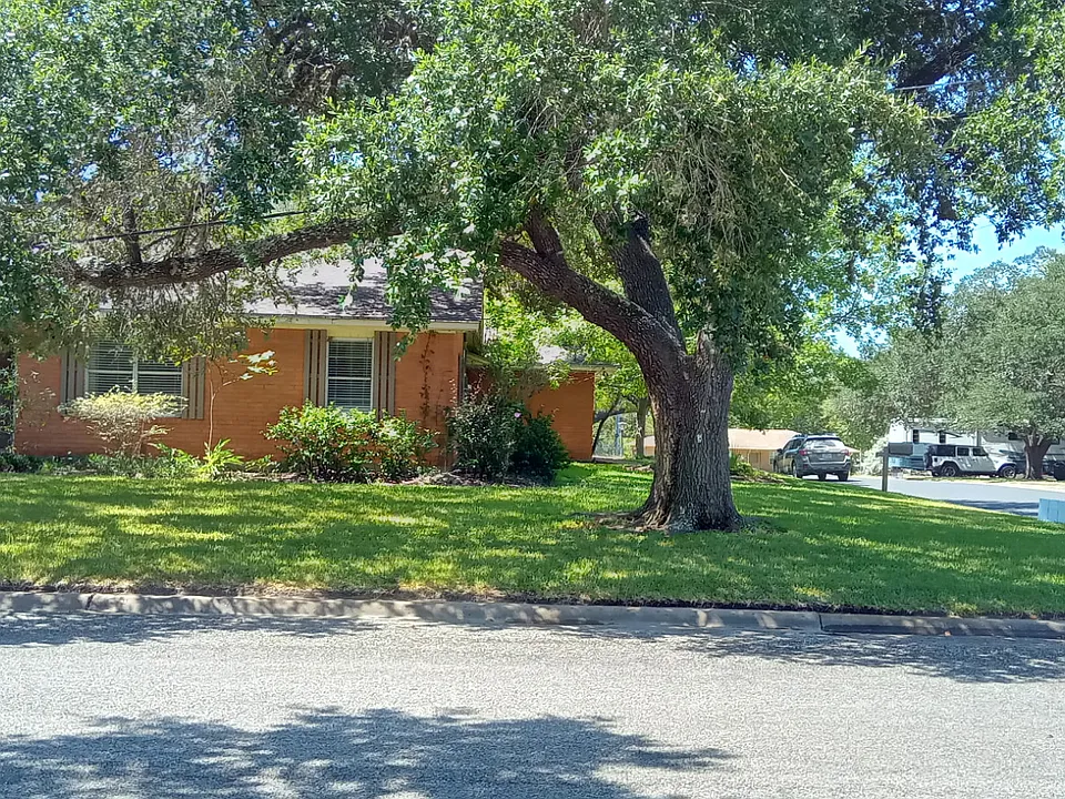 563 Sarah Jo St
