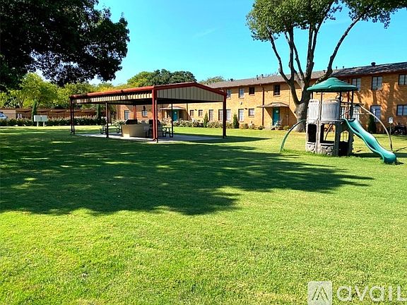 3rd image of 3701 Southmoor Ln Unit 10W