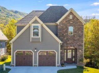 8870 Wilson Creek Dr, Ooltewah, TN 37363