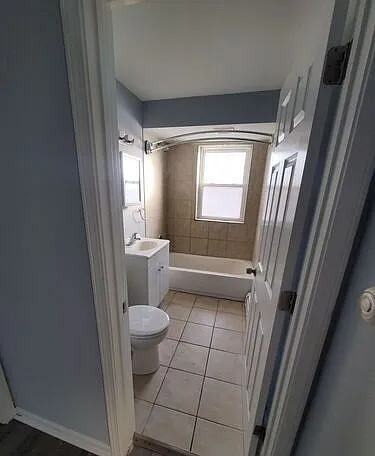 1026 E Division St #C — Photo 9