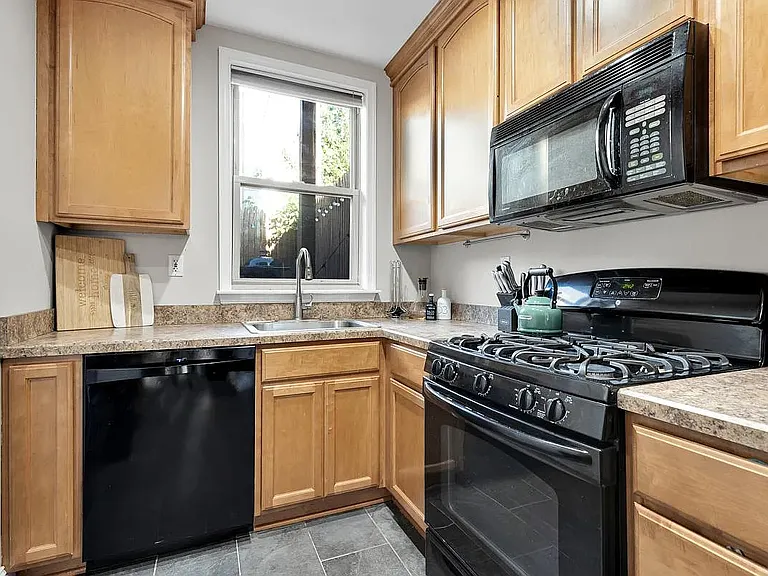 827 S Curley St — Photo 8